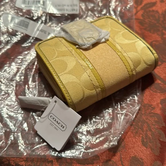 Yellow and Cream Wallet - Picture 1 of 8